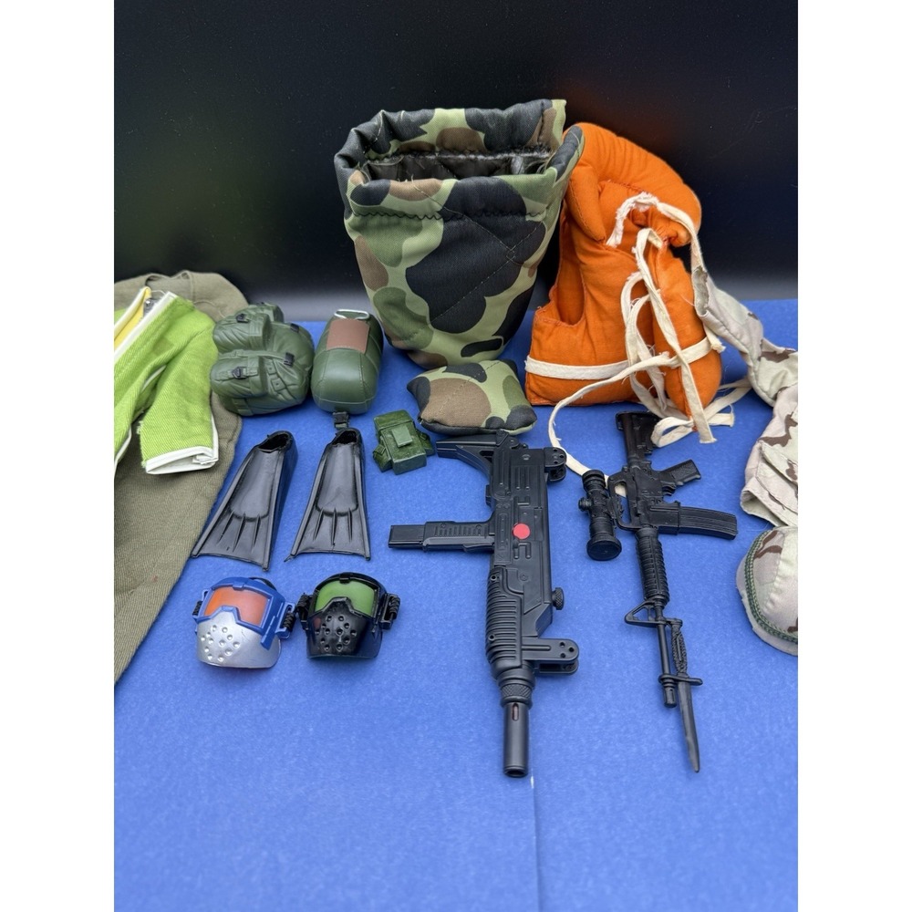 Vintage G.I. Joe Weapons & Accessories Lot Mixed Military Gear Parts - Picture 5 of 5